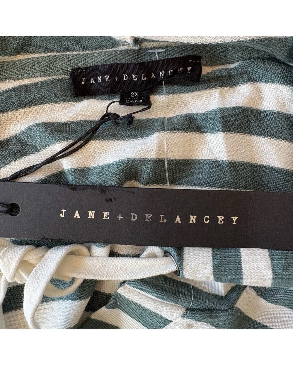 Jane and Delancey Striped Hooded Pullover Top Size 2X White Long Sleeve NWT - Picture 10 of 11